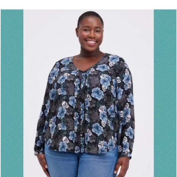 Torrid Floral Skulls Printed Pleated Georgette Button-Front Blouse Size 1X - Picture 1 of 9